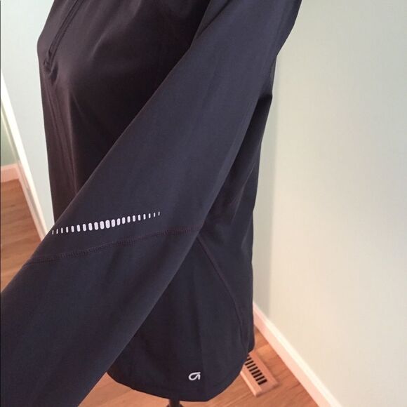 GapFit Pullover  - Picture 3 of 5